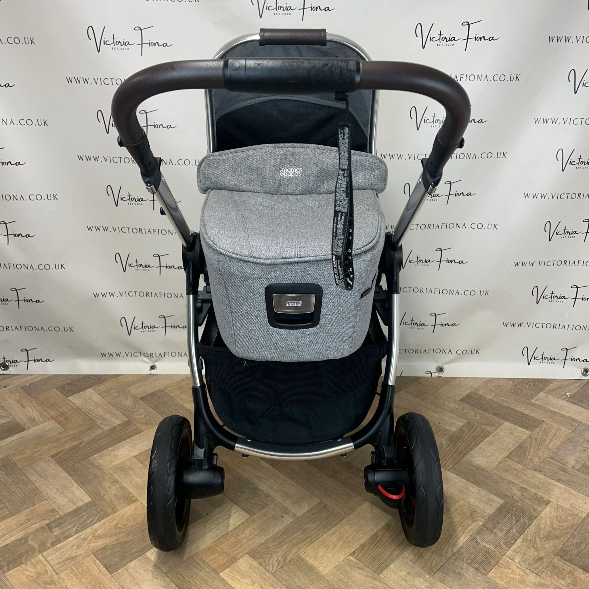 PRELOVED Mamas & Papas Ocarro Travel System Pushchair & Carrycot - Woven Grey - Image 3