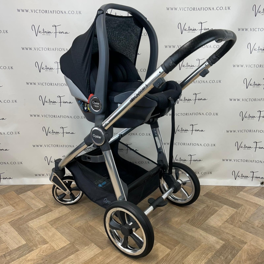PRELOVED Babystyle Oyster 3 Pushchair & Carrycot 0-22kg Luxx Special Edition - Jurassic Black-  RRP£1045 - Image 10