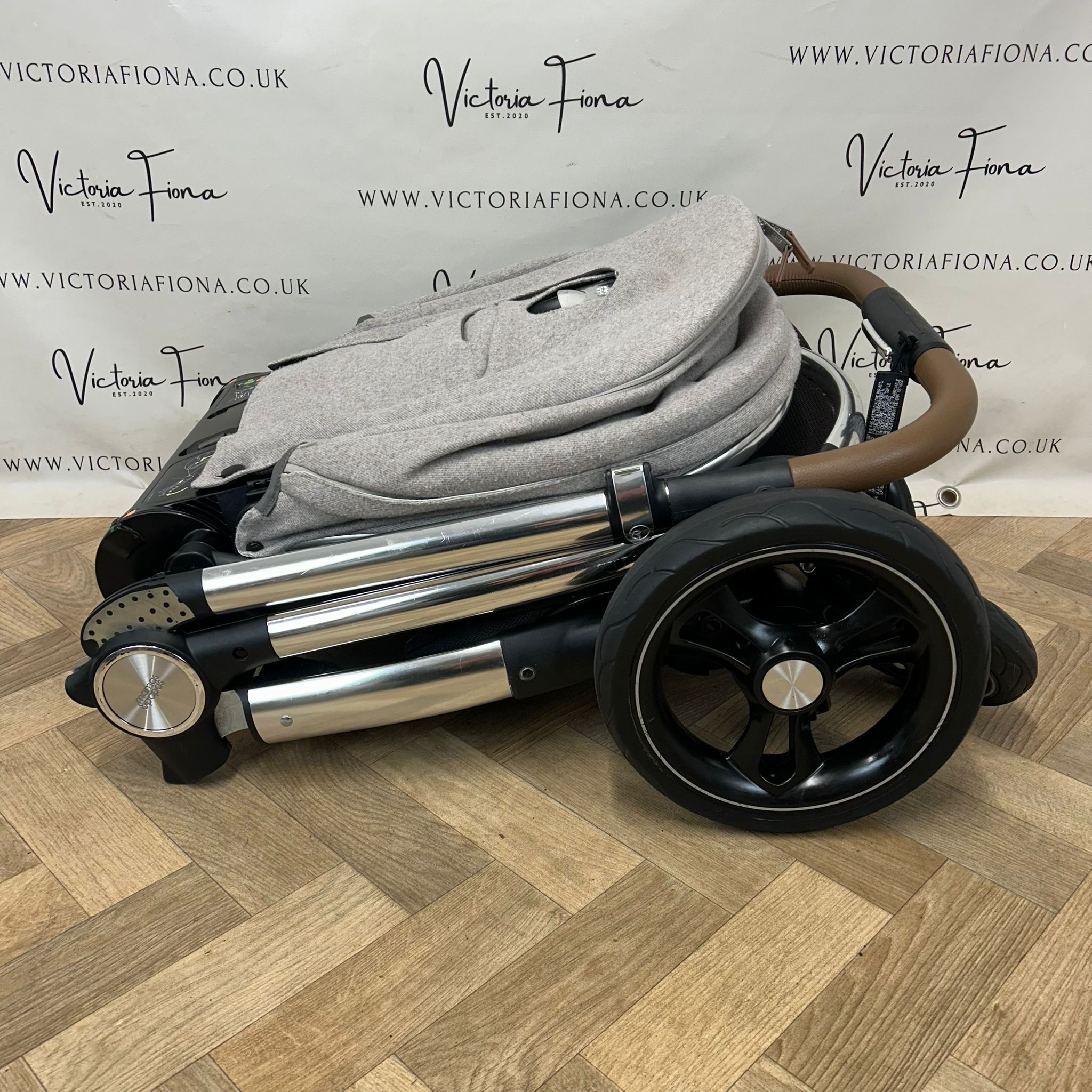 PRELOVED Mamas & Papas Ocarro Carrycot & Pushchair - Heritage Cashmere - Image 10