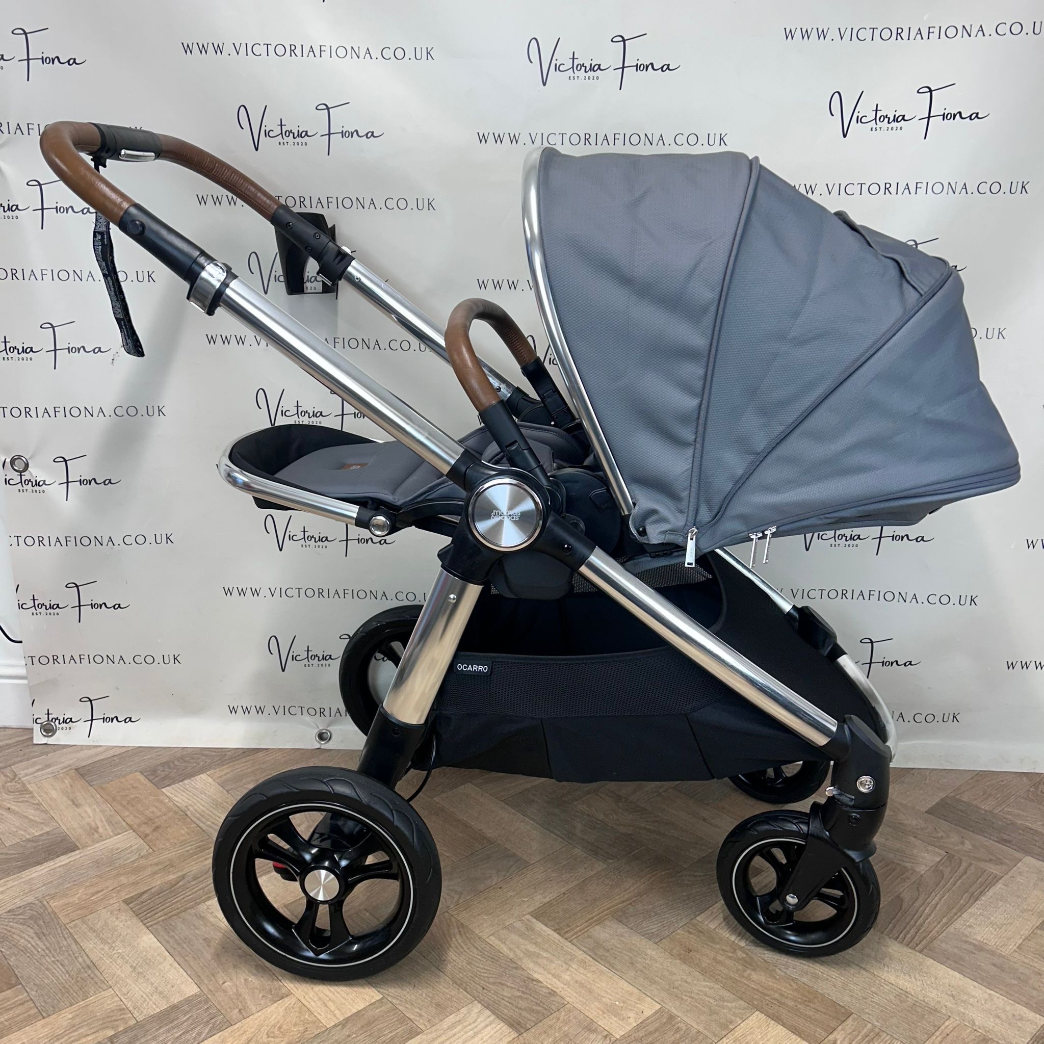 PRELOVED Mamas & Papas Ocarro Carrycot & Pushchair with Cybex 360 Spin Car Seat & Isofix - Fossil Grey - Image 6