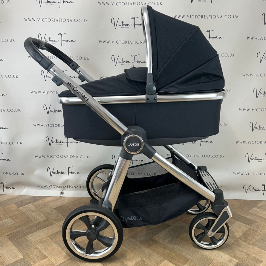 PRELOVED Babystyle Oyster 3 Pushchair & Carrycot 0-22kg Luxx Special Edition - Jurassic Black-  RRP£1045 - Image 2
