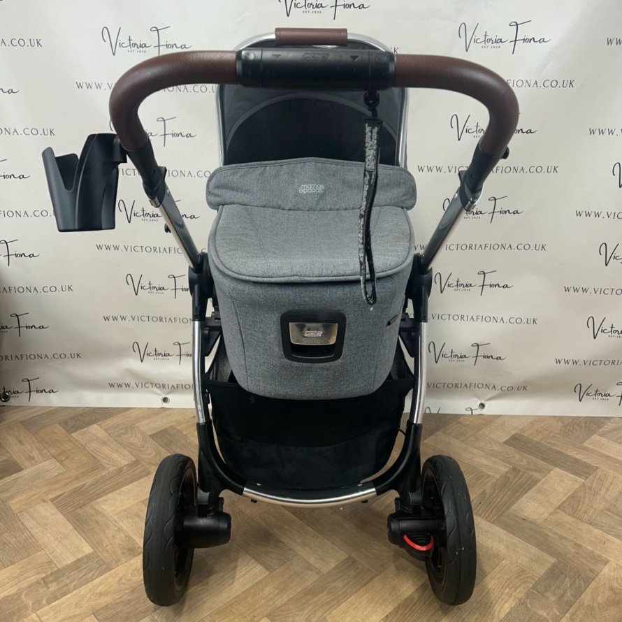 PRELOVED Mamas & Papas Ocarro Travel System Pushchair & Carrycot Grey Mist - Image 3