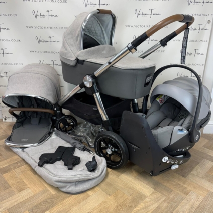 PRELOVED Mamas & Papas Ocarro Carrycot & Pushchair with Cybex Cloud Z and 360 spin Isofix - Heritage Cashmere