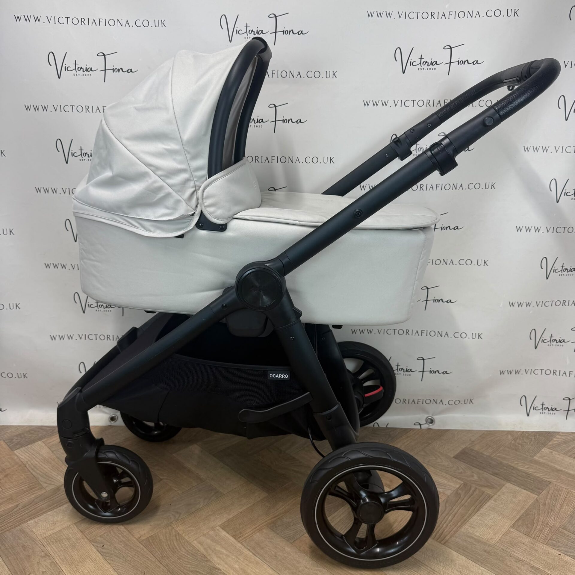 PRELOVED Mamas And Papas Ocarro Pushchair & Carrycot - Sandstone - Image 2