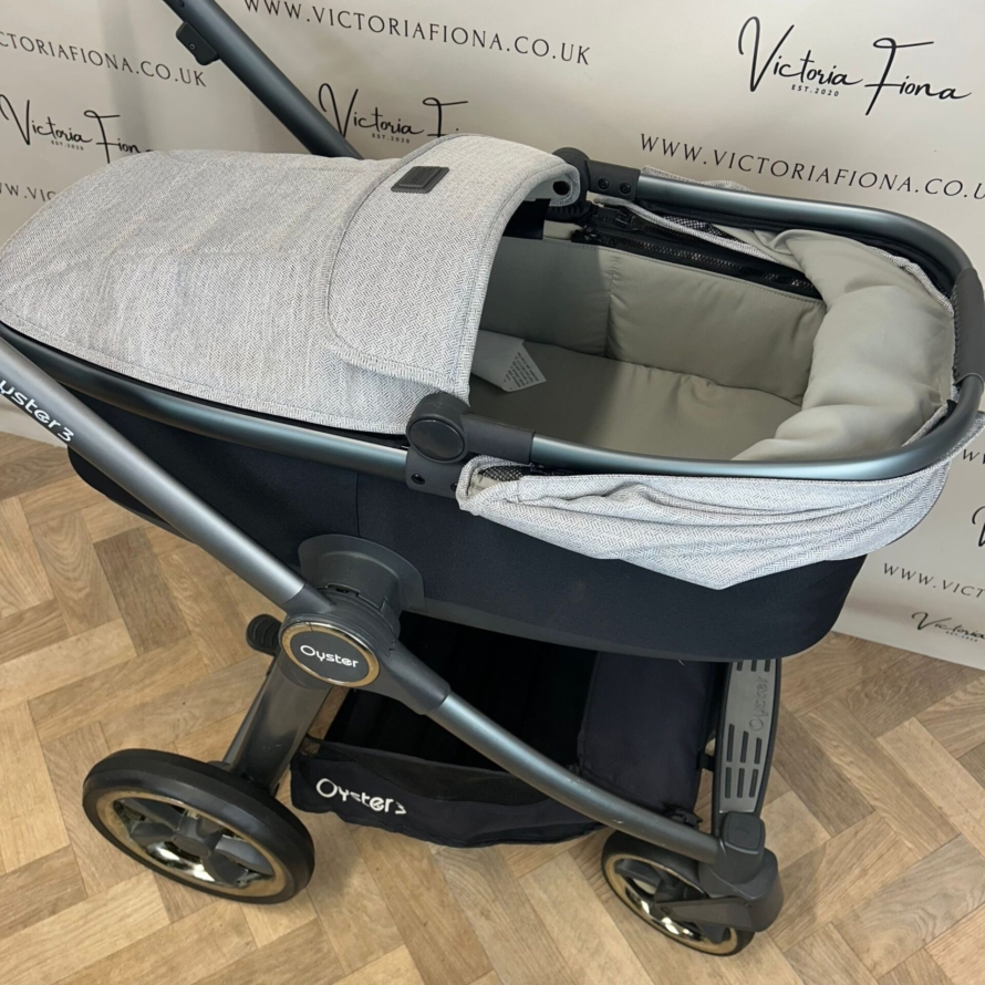 PRELOVED Babystyle Oyster 3 Pushchair & Carrycot - Tonic 🩶 - Image 3