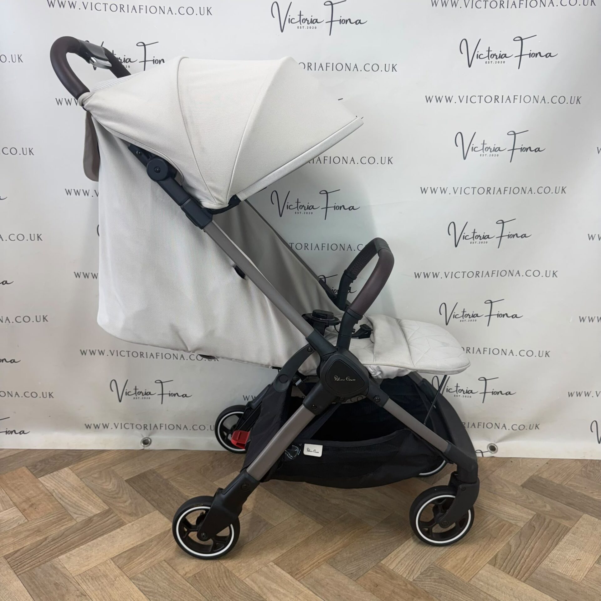 PRELOVED Silver Cross Clic Compact Stroller - Almond RRP£295 - Image 5