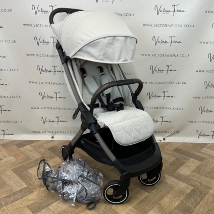 PRELOVED Silver Cross Clic Compact Stroller - Almond RRP£295