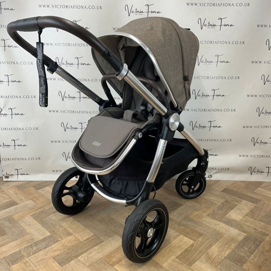 PRELOVED Mamas And Papas Ocarro Pushchair & Carrycot - Walnut Brown - Image 6
