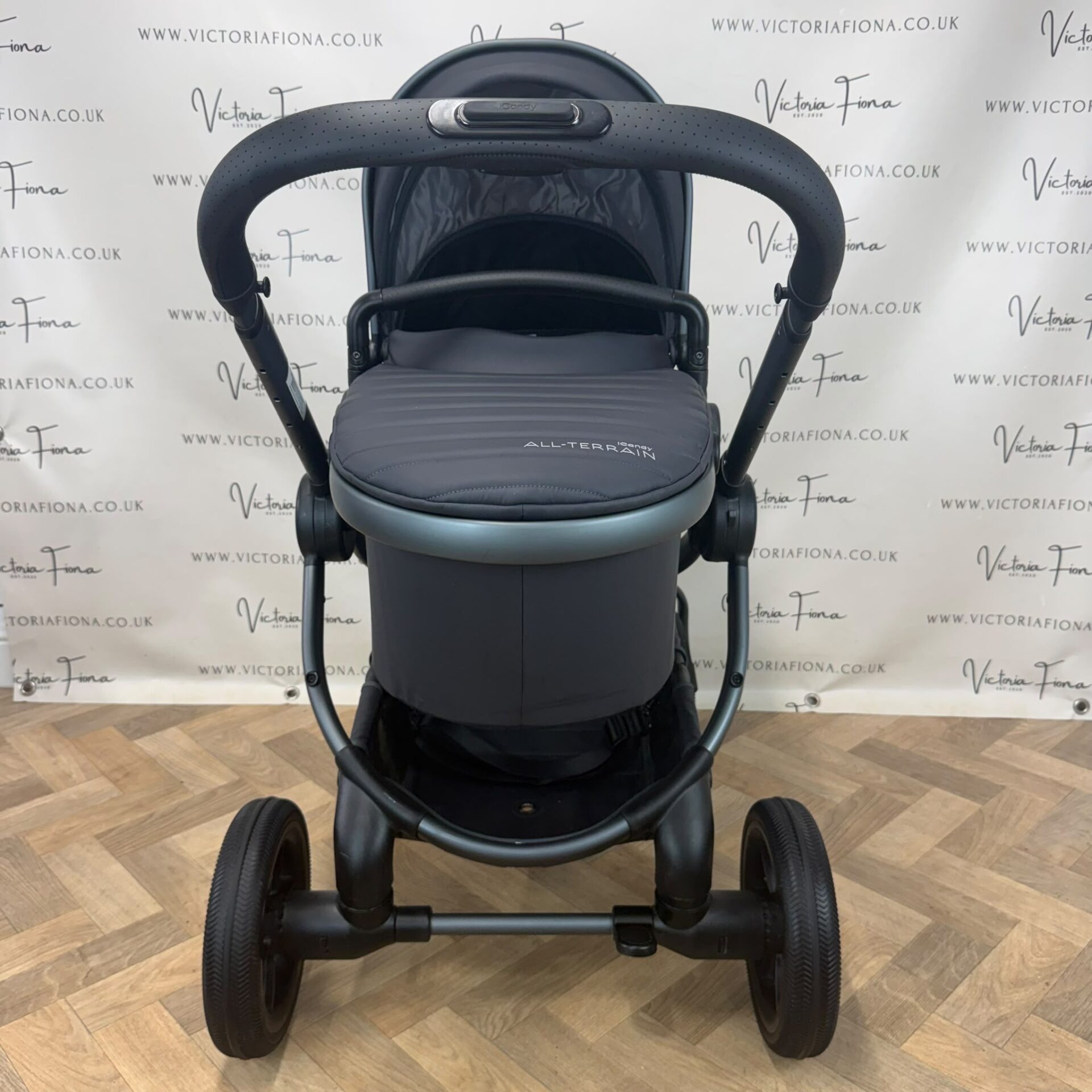 PRELOVED iCandy Peach 7 ALL TERRAIN Carrycot & Pushchair with accessories - STORM GREY RRP£1349 - Image 4