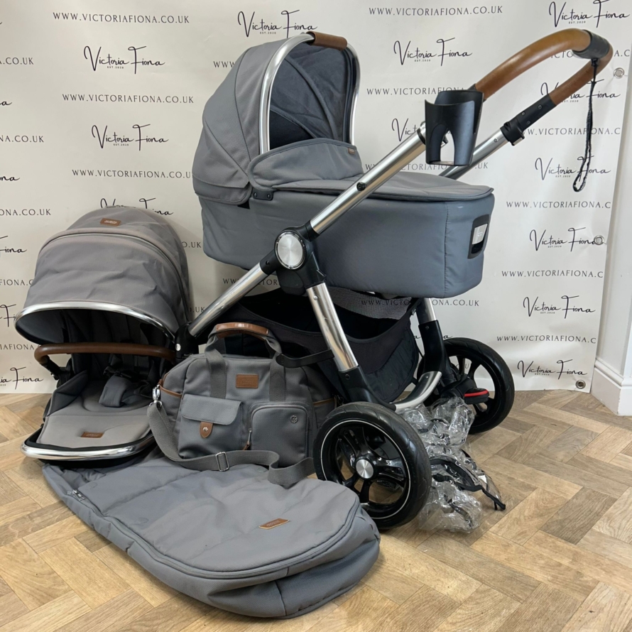 PRELOVED Mamas & Papas Ocarro Carrycot & Pushchair with Changing Bag - Fossil Grey 🩶