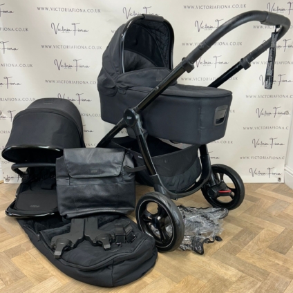 PRELOVED Mamas And Papas Ocarro Pushchair & Carrycot - Carbon Black 🖤