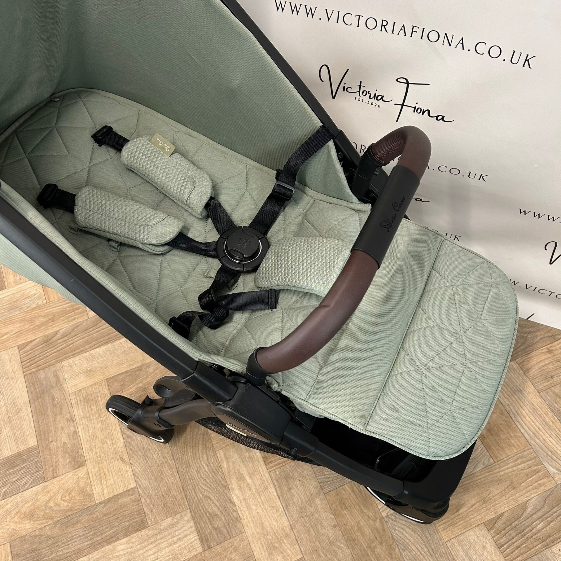 PRELOVED Silver Cross Clic Compact Stroller - Sage Green RRP£295 - Image 4