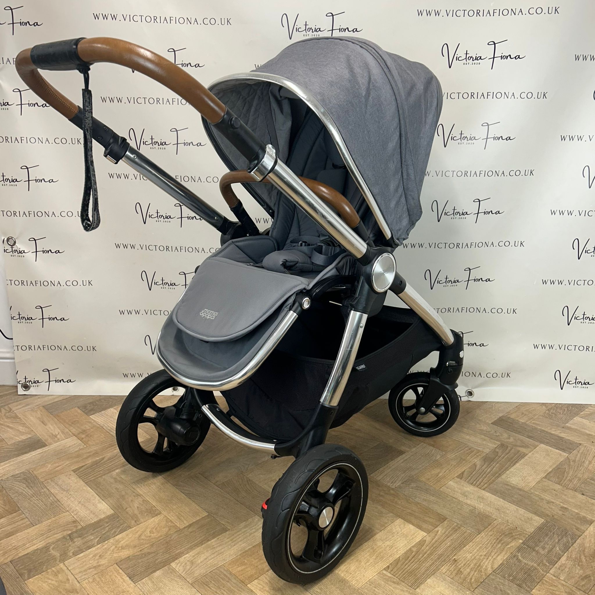 PRELOVED Mamas & Papas Ocarro Pushchair & Carrycot - Shadow Grey - Image 6