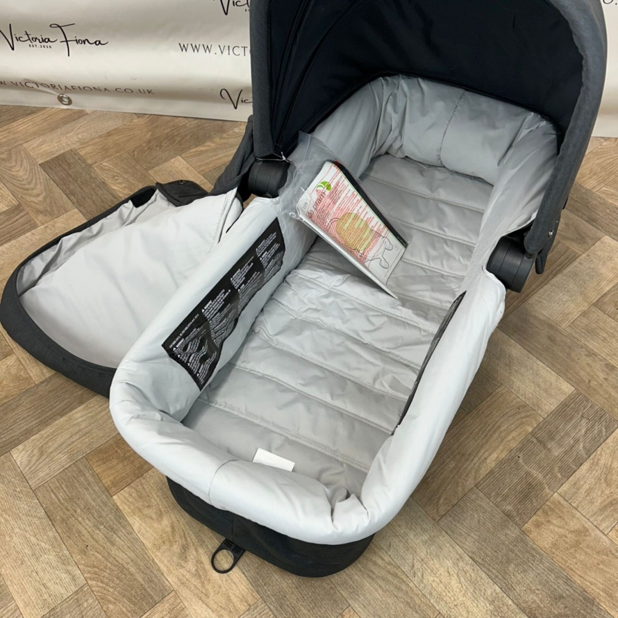 NEW Baby Jogger City Tour Lux Carrycot - Graphite
