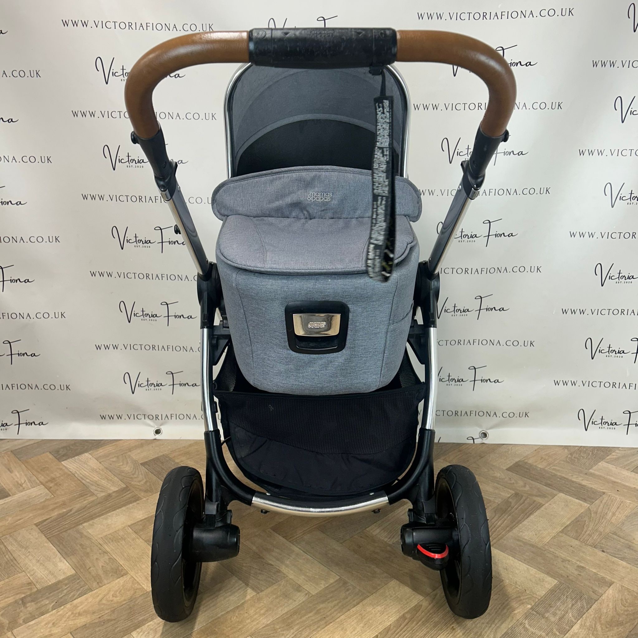 PRELOVED Mamas & Papas Ocarro Pushchair & Carrycot - Shadow Grey - Image 2