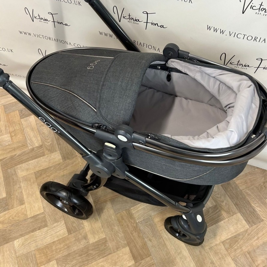 PRELOVED Babystyle Egg Pushchair & Carrycot - Carbon Grey 🩶 - Image 3