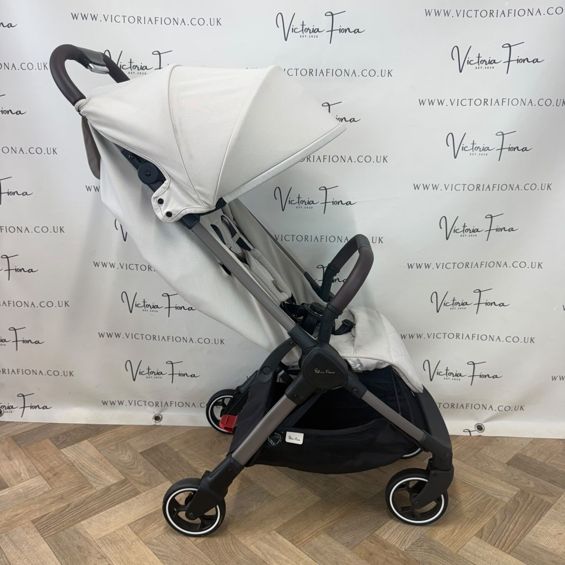 PRELOVED Silver Cross Clic Compact Stroller - Almond RRP£295 - Image 4