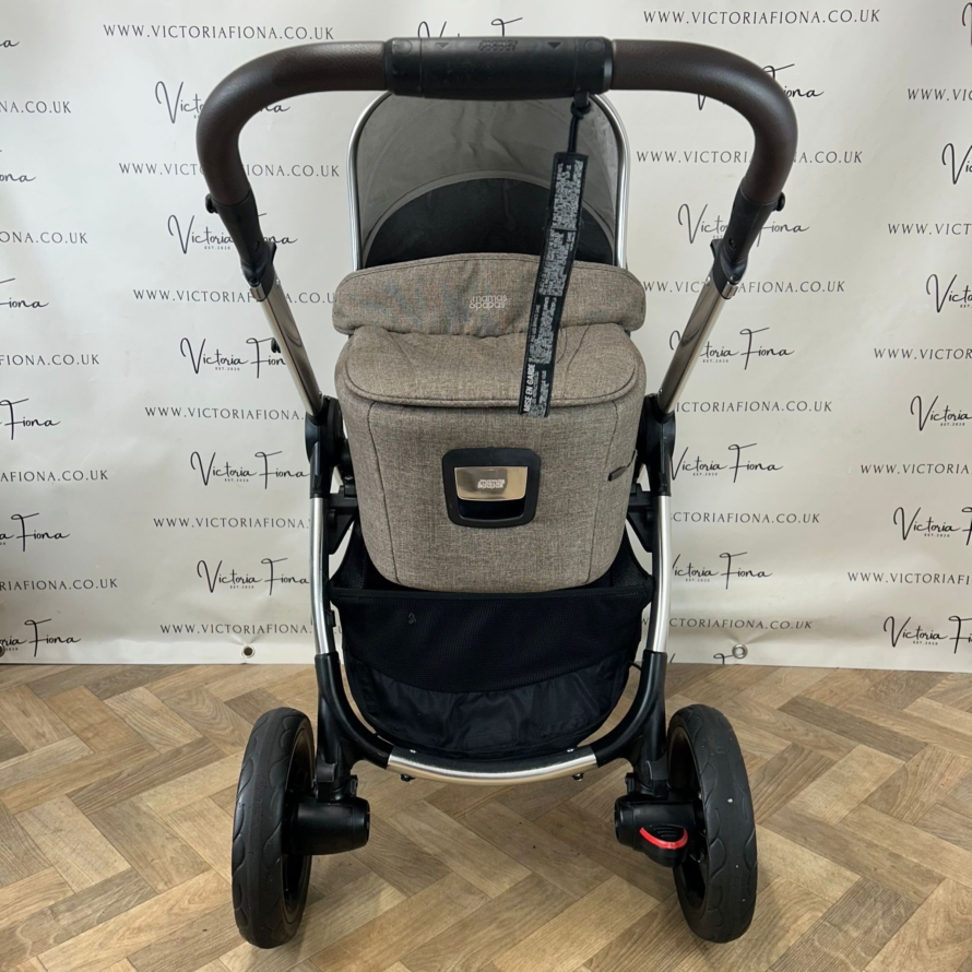 PRELOVED Mamas And Papas Ocarro Pushchair & Carrycot - Walnut Brown - Image 3