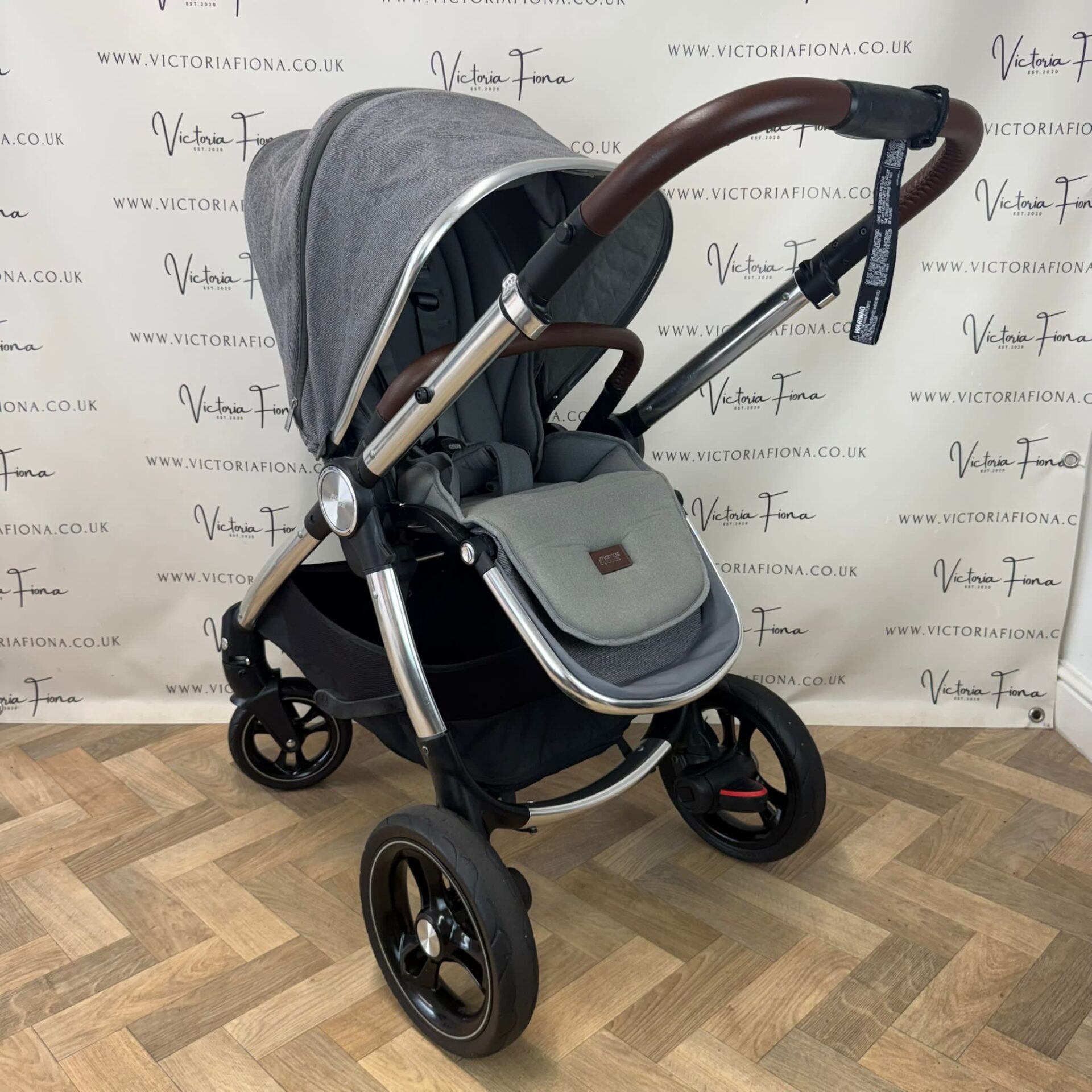 PRELOVED Mamas & Papas Ocarro Pushchair & Carrycot with Cybex Car Seat & Isofix - Grey Twill - Image 5