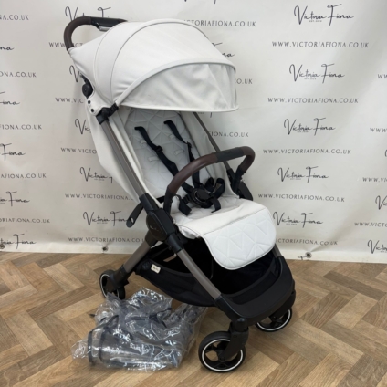 PRELOVED Silver Cross Clic Compact Stroller - Almond RRP£295