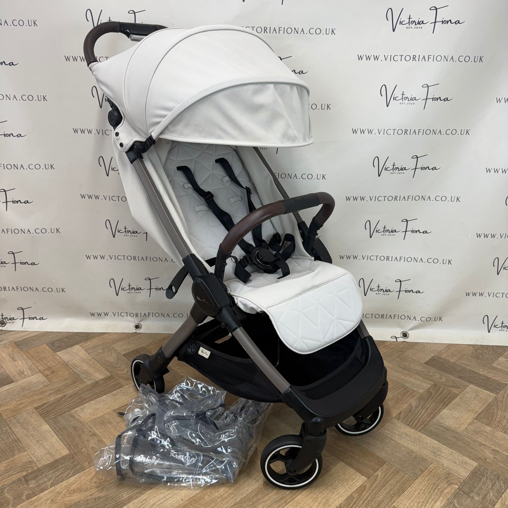 PRELOVED Silver Cross Clic Compact Stroller - Almond RRP£295