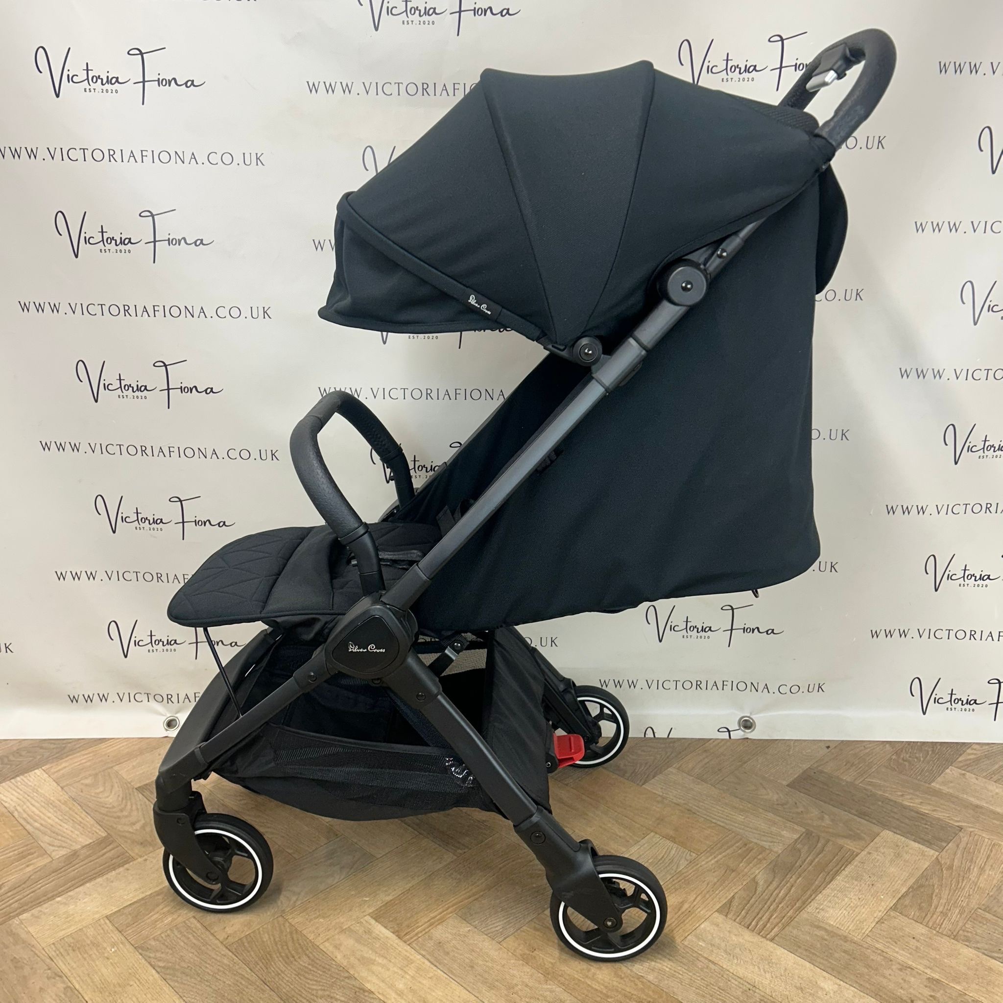 PRELOVED Silver Cross Clic Compact Stroller - Space Black RRP£295 - Image 4