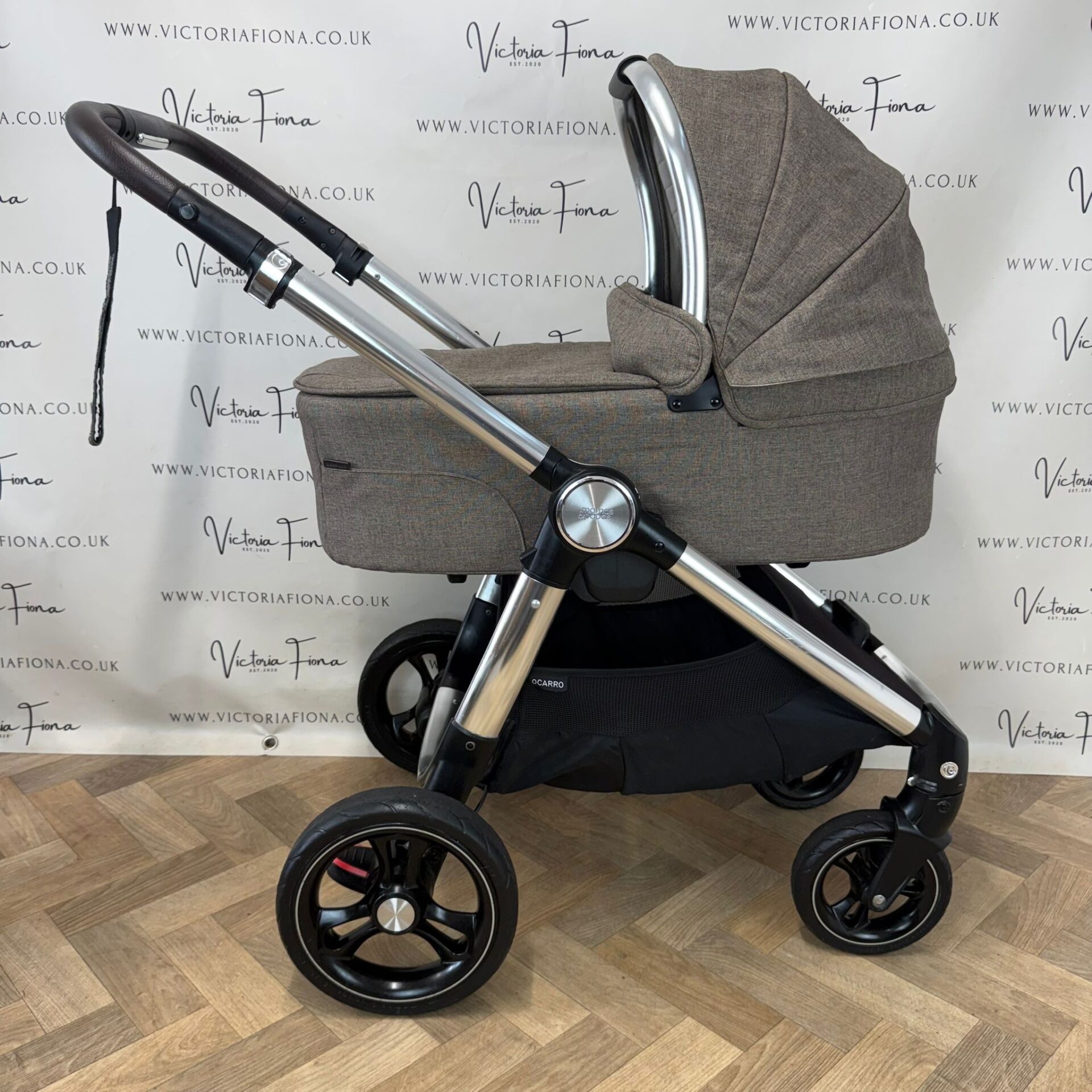 PRELOVED Mamas And Papas Ocarro Pushchair & Carrycot - Walnut Brown 🤎 - Image 5