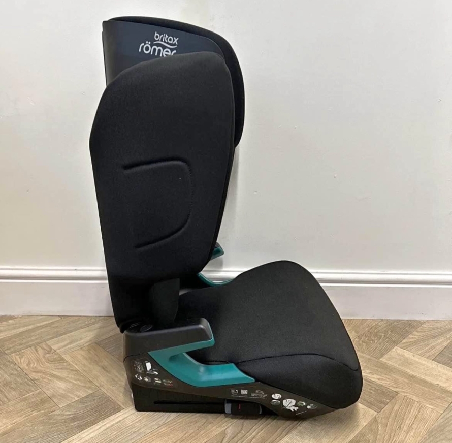 NEW Britax Romer Discovery Plus2 High Back Booster Car Seat - Black RRP£140 - Image 2