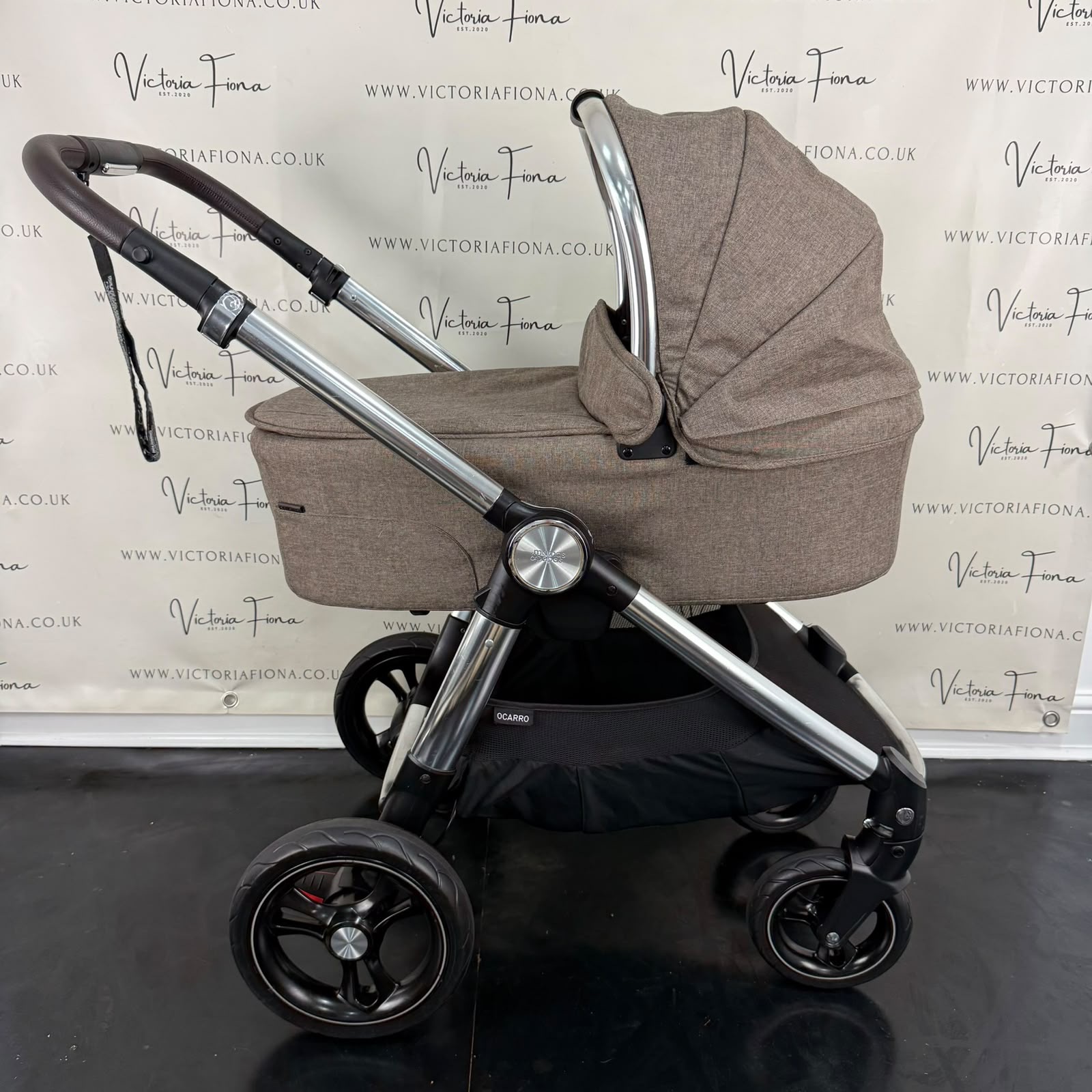 PRELOVED Mamas And Papas Ocarro Pushchair & Carrycot - Walnut Brown 🤎 - Image 4