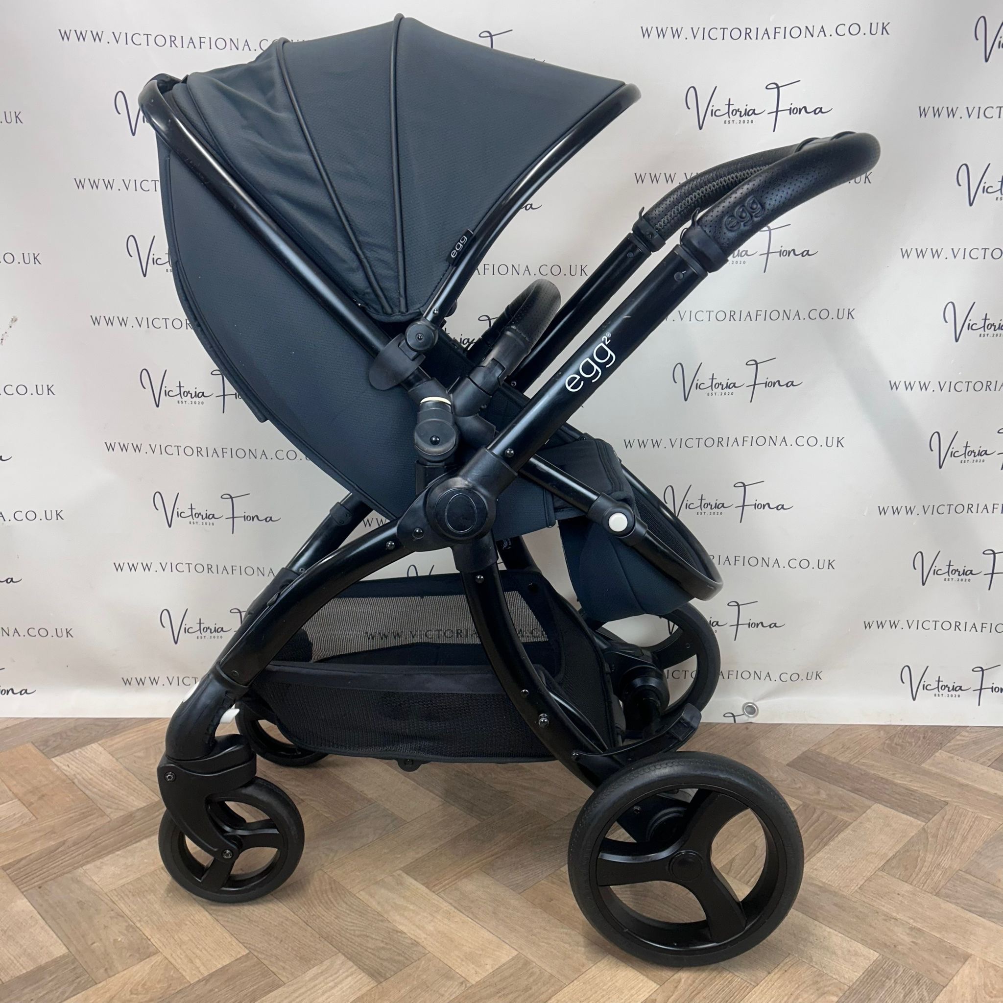 PRELOVED Egg2 Carrycot and Pushchair - Just Black 🖤 - Image 7