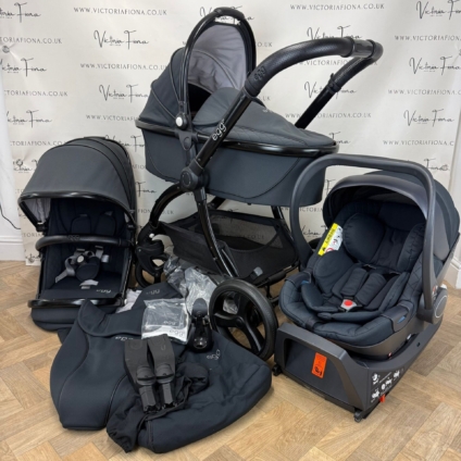 PRELOVED Egg 2 Carrycot, Pushchair & Car Seat - Just Black 🖤