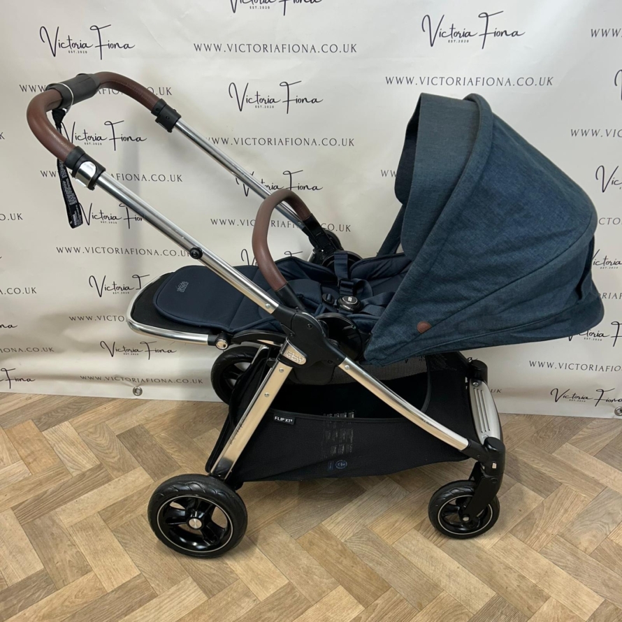 PRELOVED Mamas And Papas Flip xt3 Pushchair & Carry Cot Travel System - Navy Flannel - Image 6