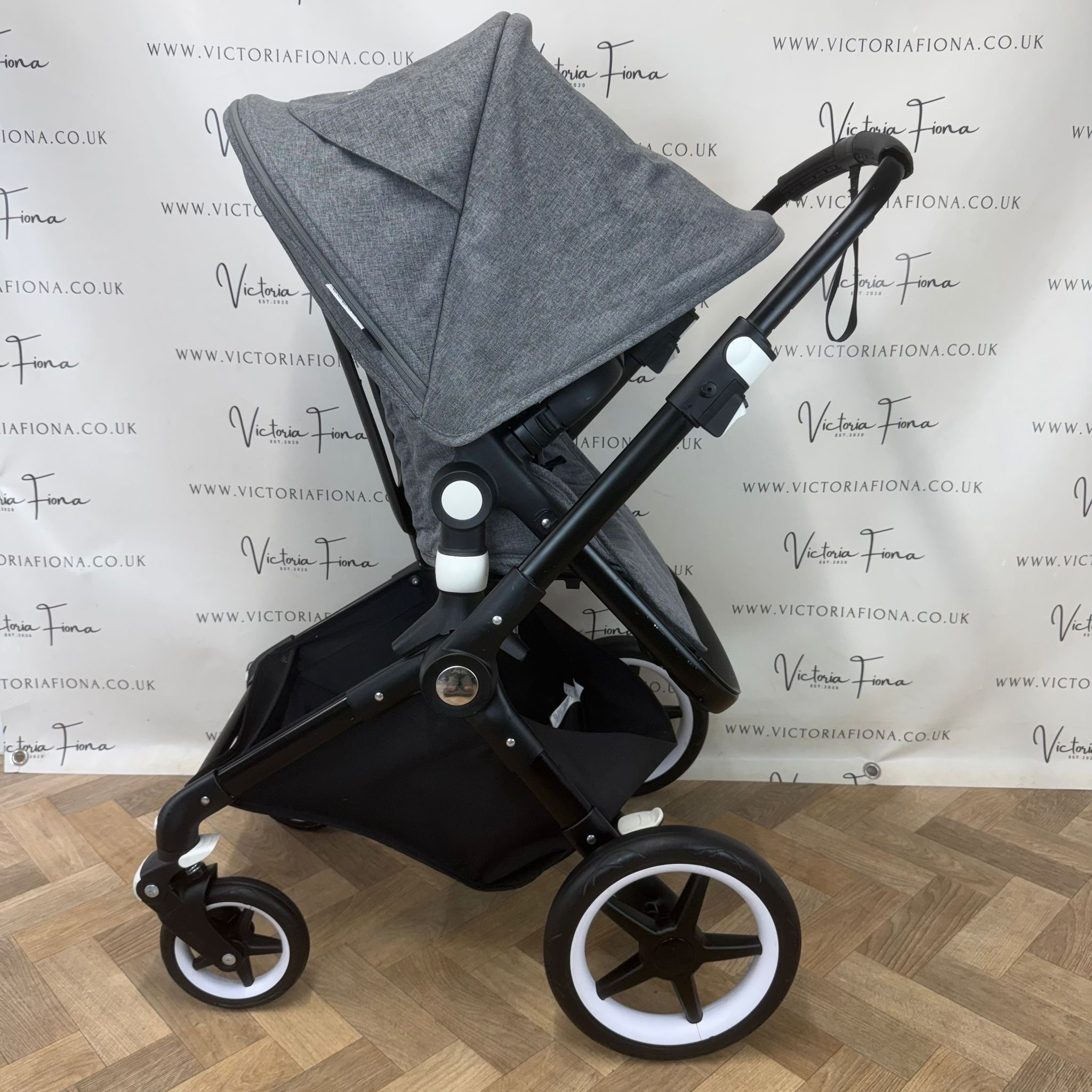 PRELOVED Bugaboo Lynx Carrycot & Pushchair - Grey Melange - Image 5
