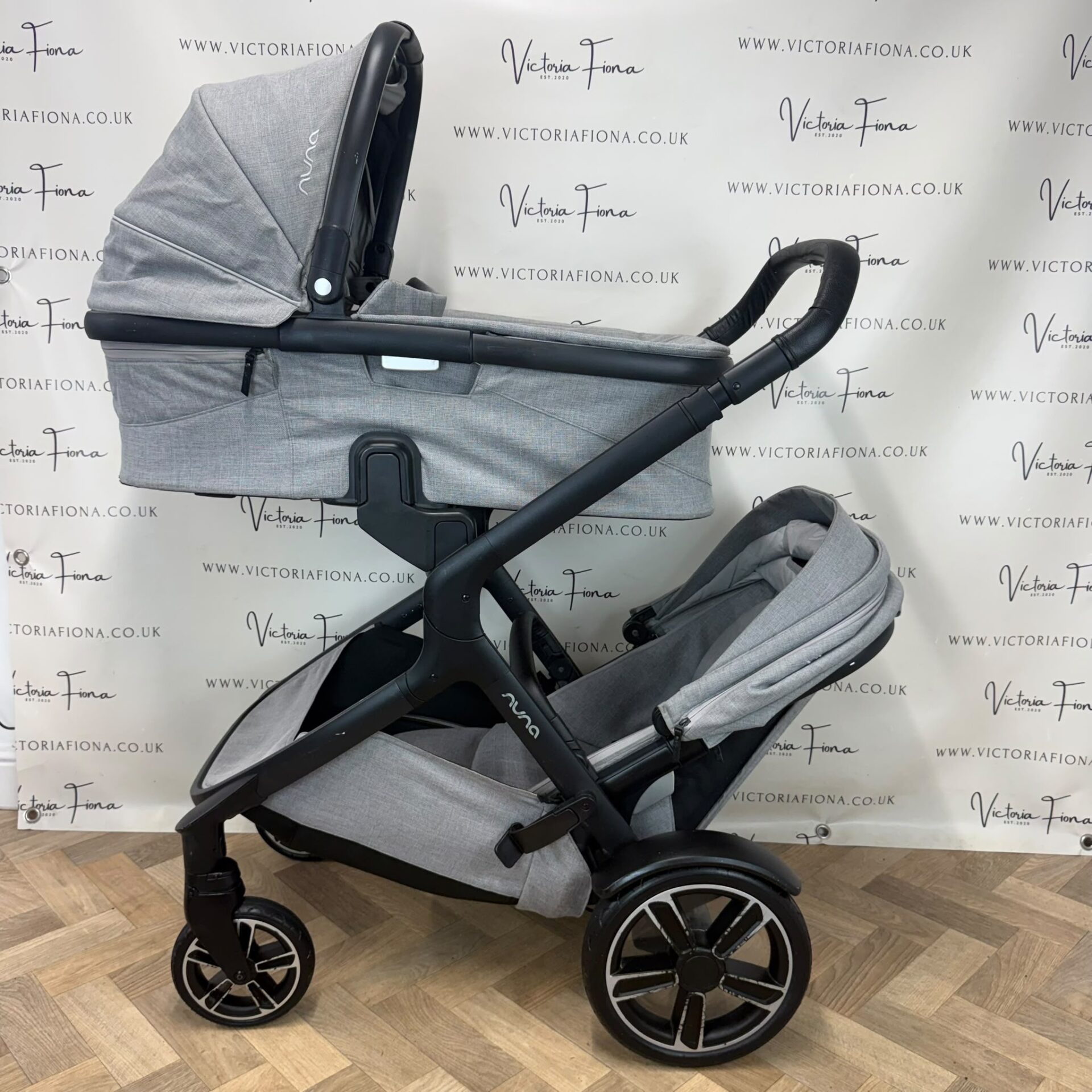 PRELOVED Nuna Demi Grow Double Pushchair - Carrycot & 2 Seats - Frost Grey - Image 3