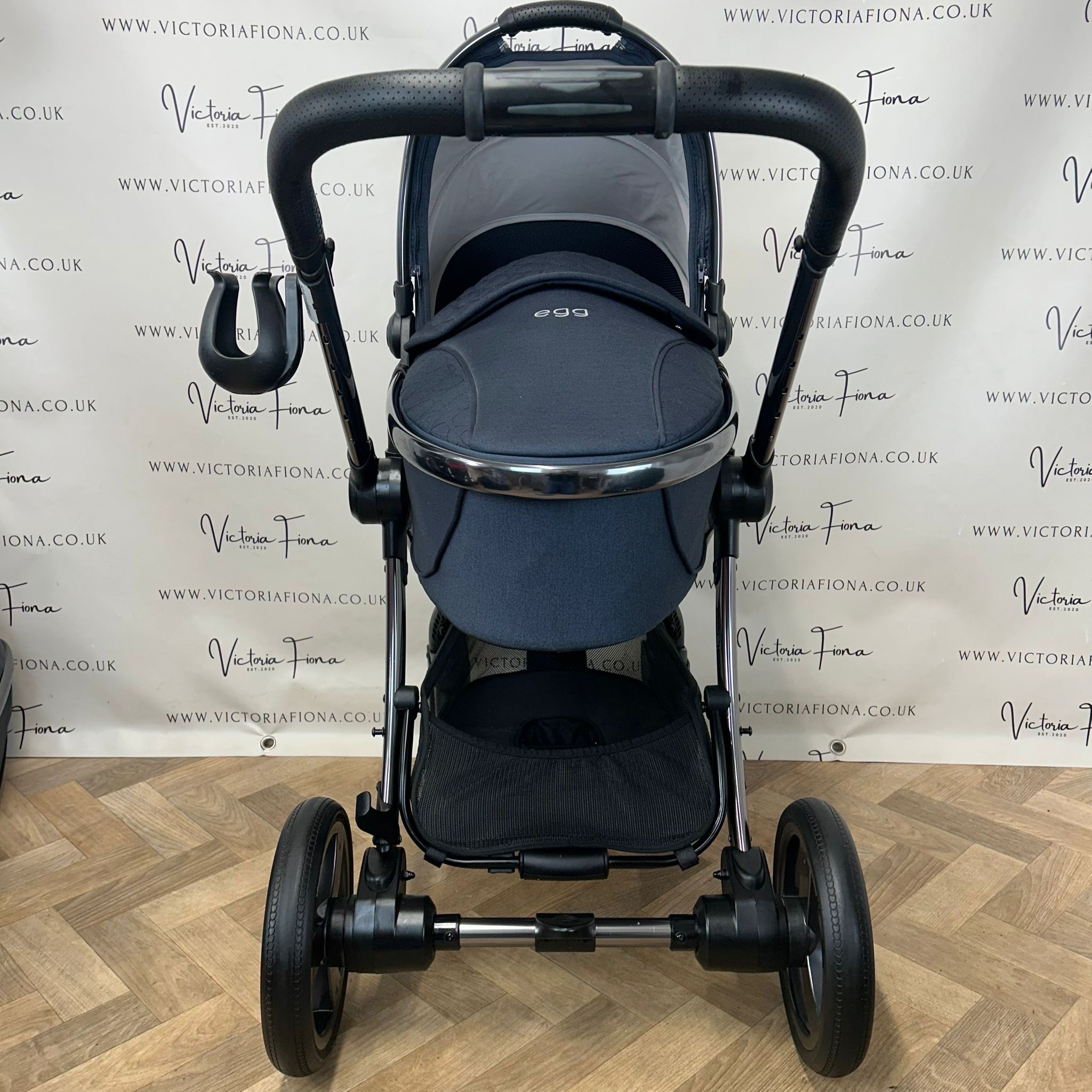 PRELOVED Egg2 Carrycot & Pushchair with I-size Car Seat - Cobalt Blue π - Image 3