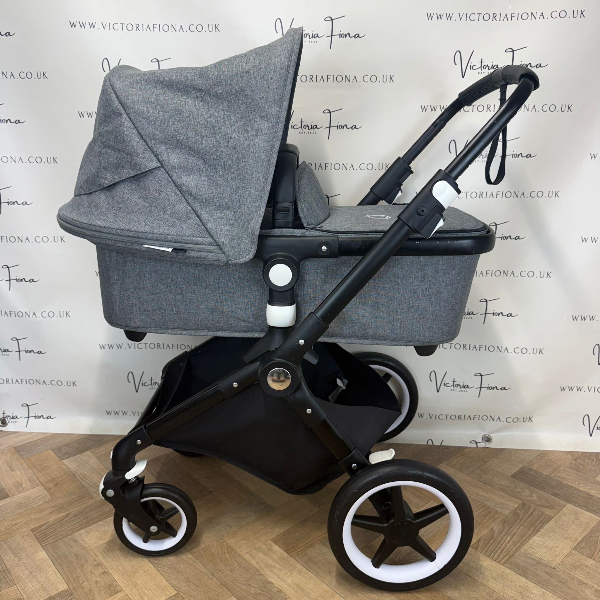 PRELOVED Bugaboo Lynx Carrycot & Pushchair - Grey Melange - Image 4