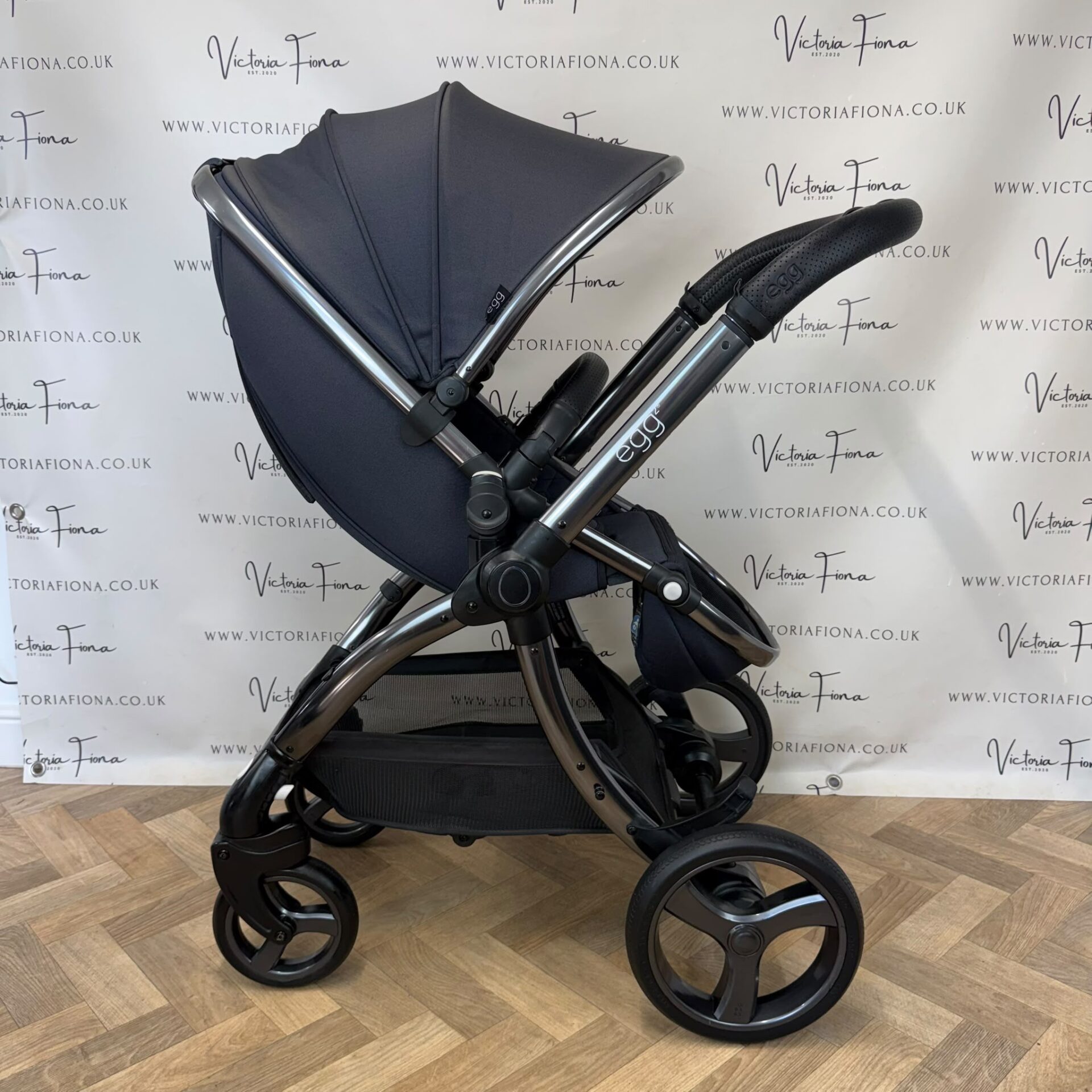 PRELOVED Egg2 Carrycot & Pushchair - Cobalt Blue π - Image 5
