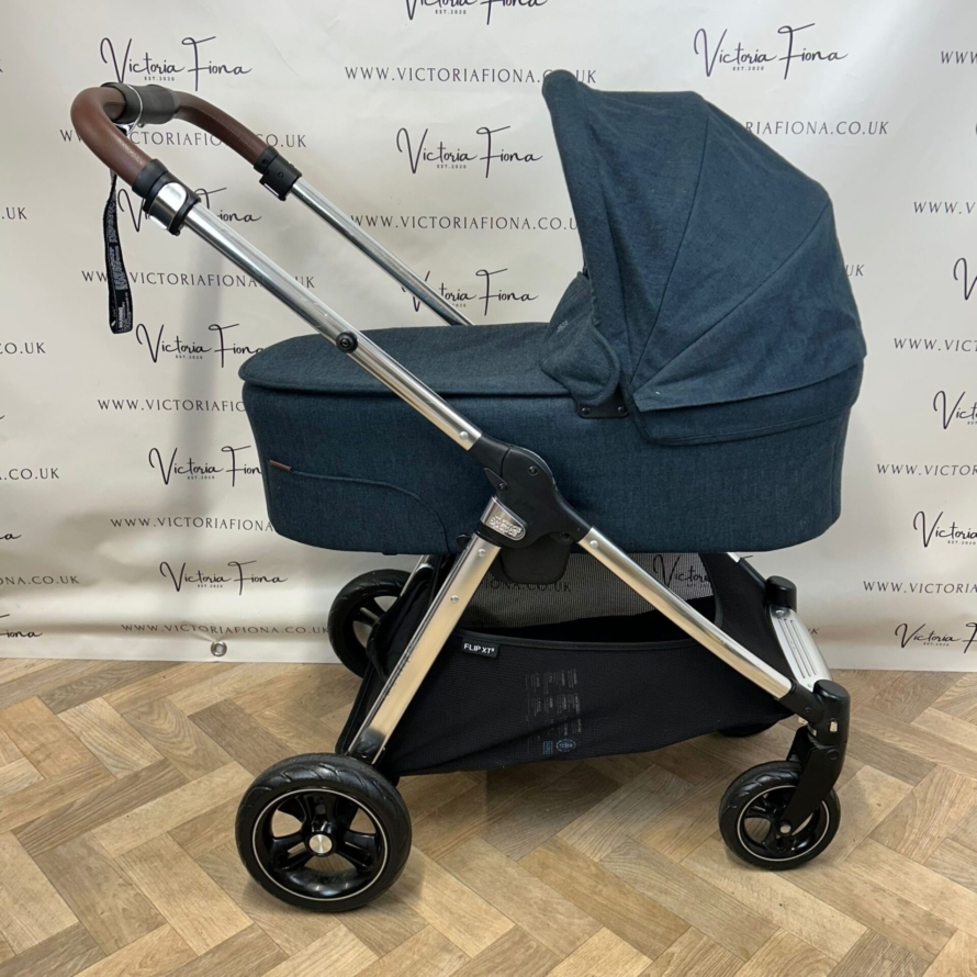 PRELOVED Mamas And Papas Flip xt3 Pushchair & Carry Cot Travel System - Navy Flannel - Image 4