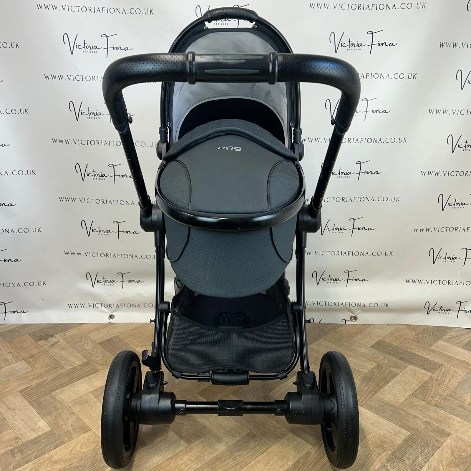 PRELOVED Egg2 Carrycot and Pushchair - Just Black 🖤 - Image 3