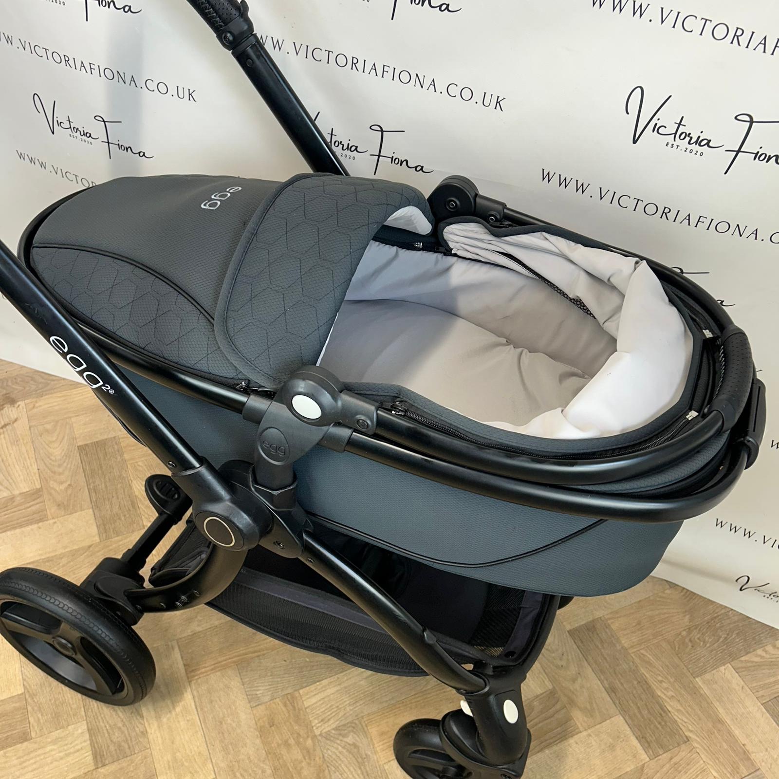 PRELOVED Egg2 Carrycot and Pushchair - Just Black 🖤 - Image 4