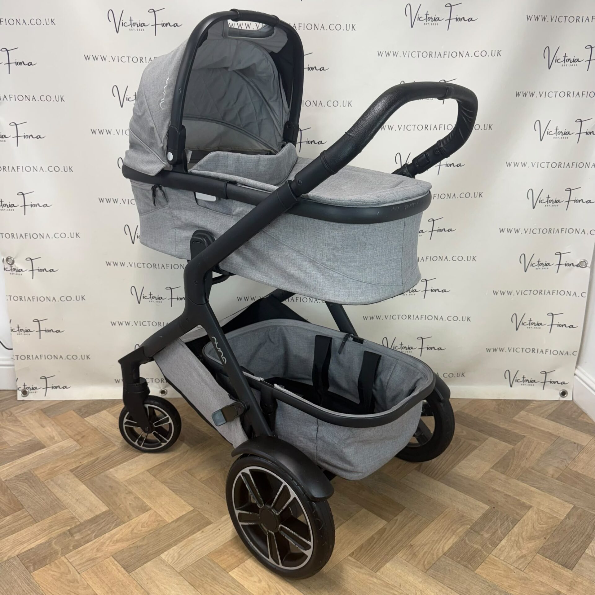 PRELOVED Nuna Demi Grow Double Pushchair - Carrycot & 2 Seats - Frost Grey - Image 2