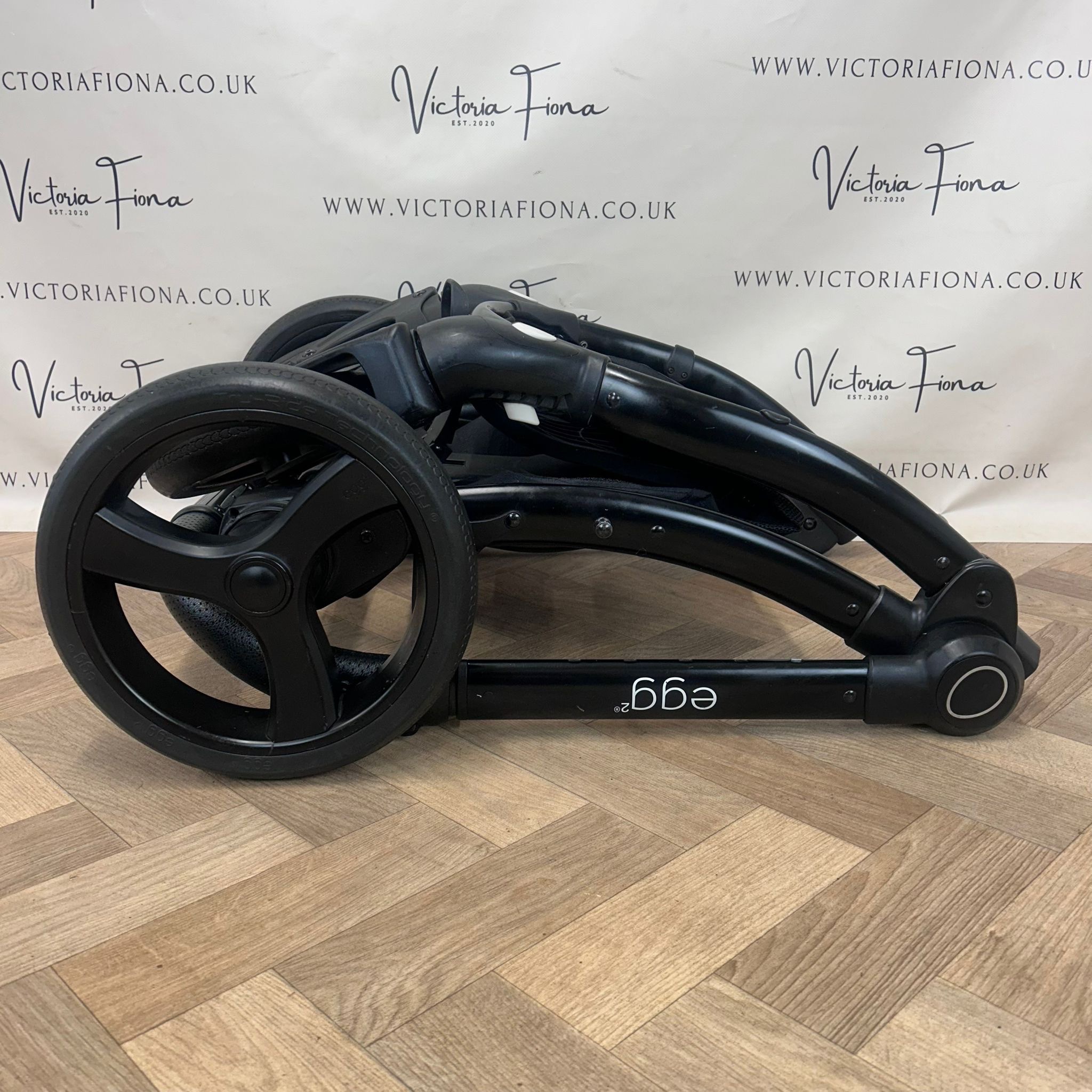 PRELOVED Egg2 Carrycot and Pushchair - Just Black 🖤 - Image 10