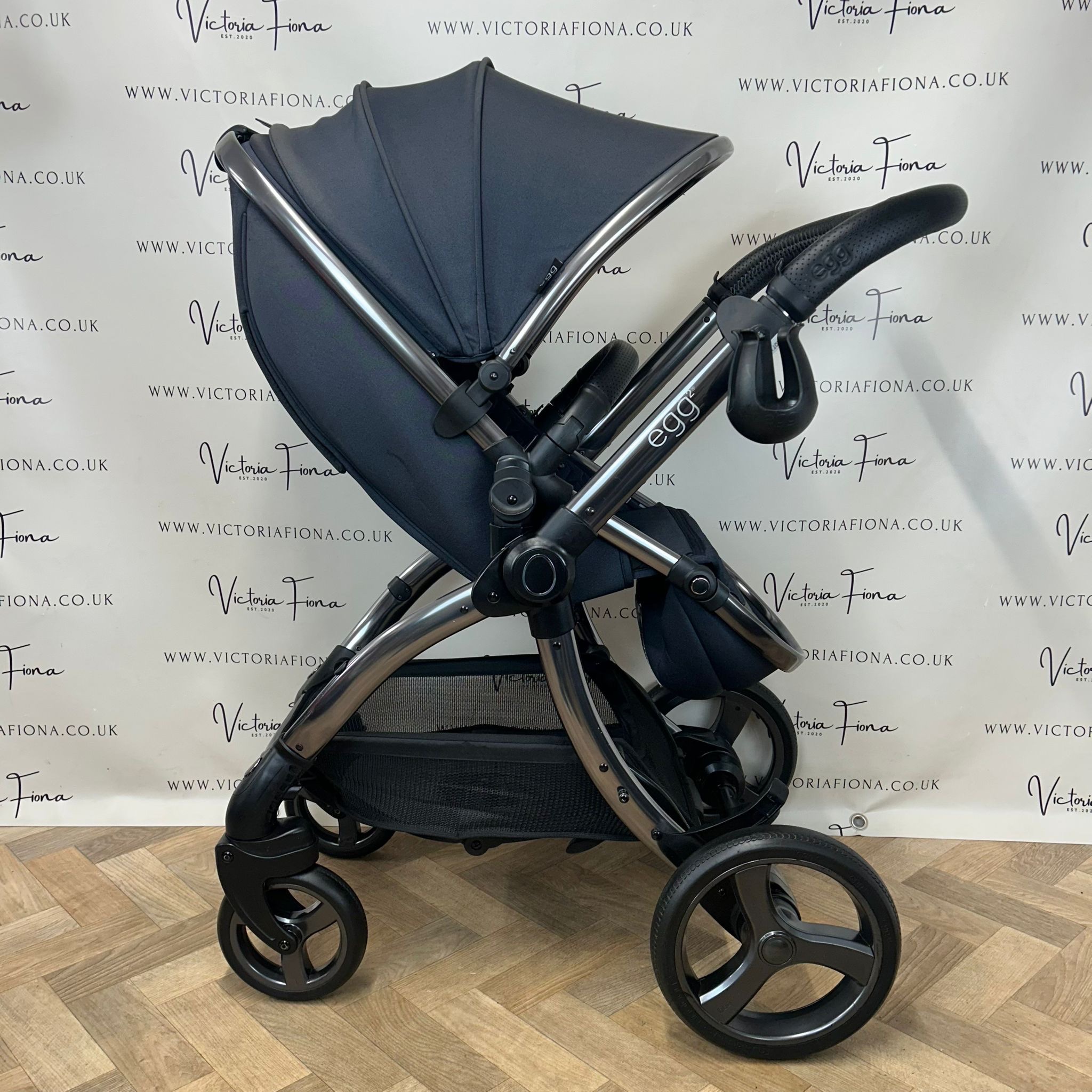 PRELOVED Egg2 Carrycot & Pushchair with I-size Car Seat - Cobalt Blue π - Image 6