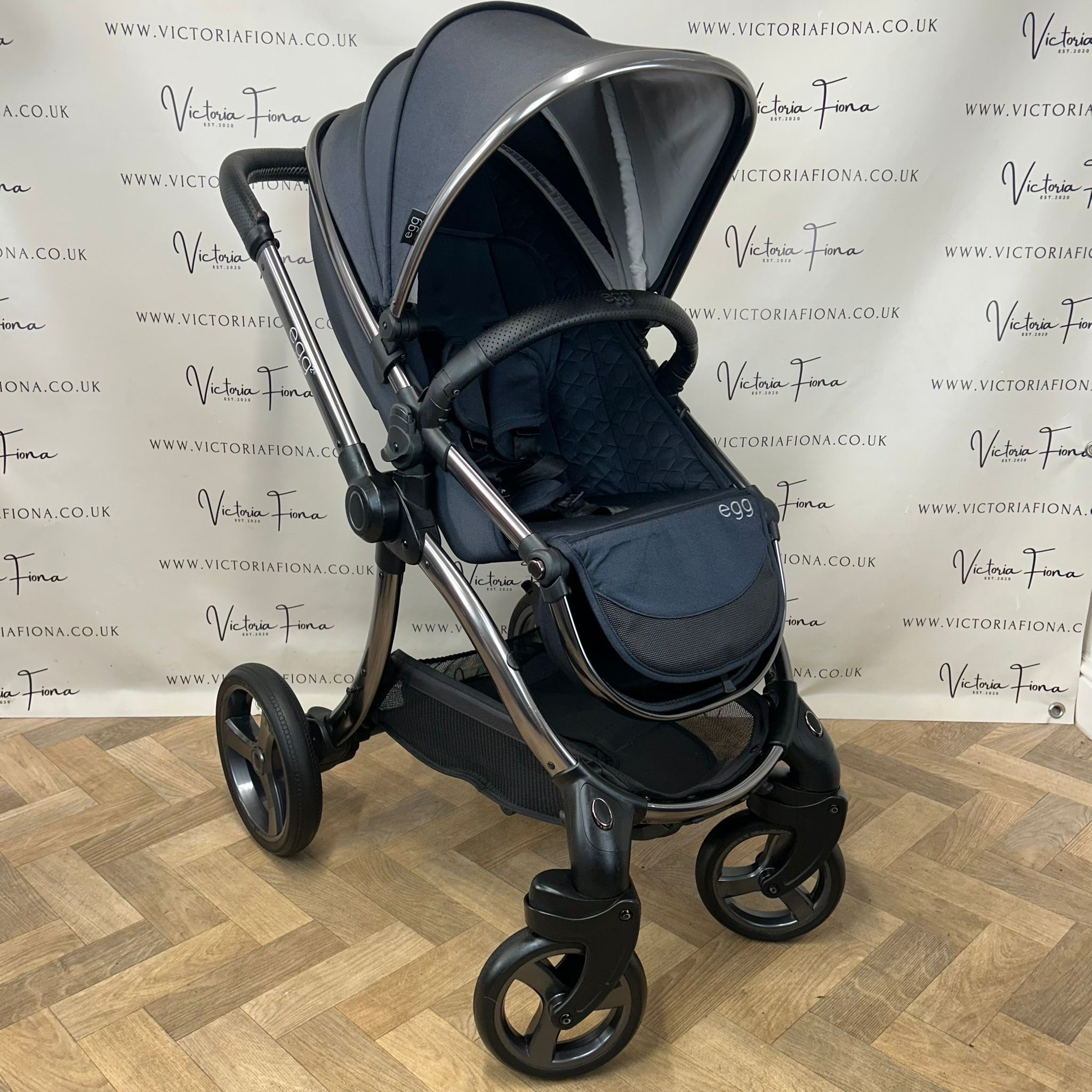 PRELOVED Egg2 Carrycot & Pushchair with I-size Car Seat - Cobalt Blue π - Image 8