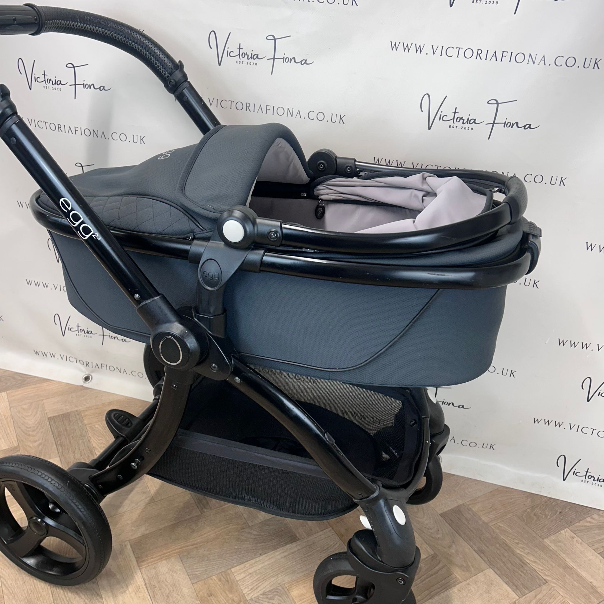 PRELOVED Egg2 Carrycot and Pushchair - Just Black 🖤 - Image 3