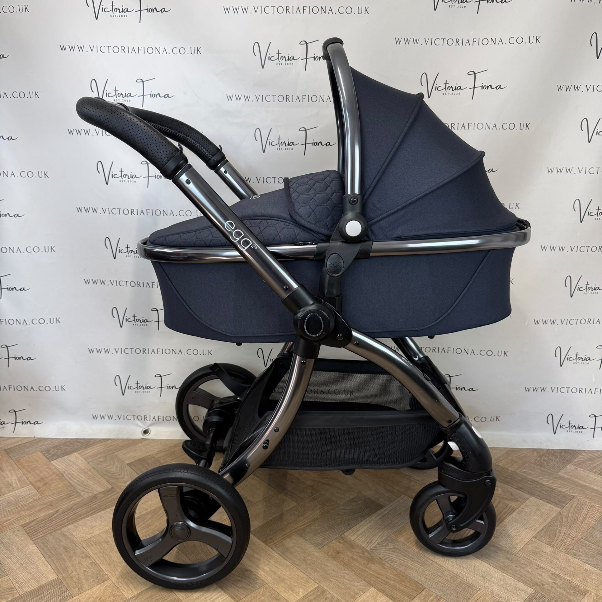 PRELOVED Egg2 Carrycot & Pushchair - Cobalt Blue π - Image 2