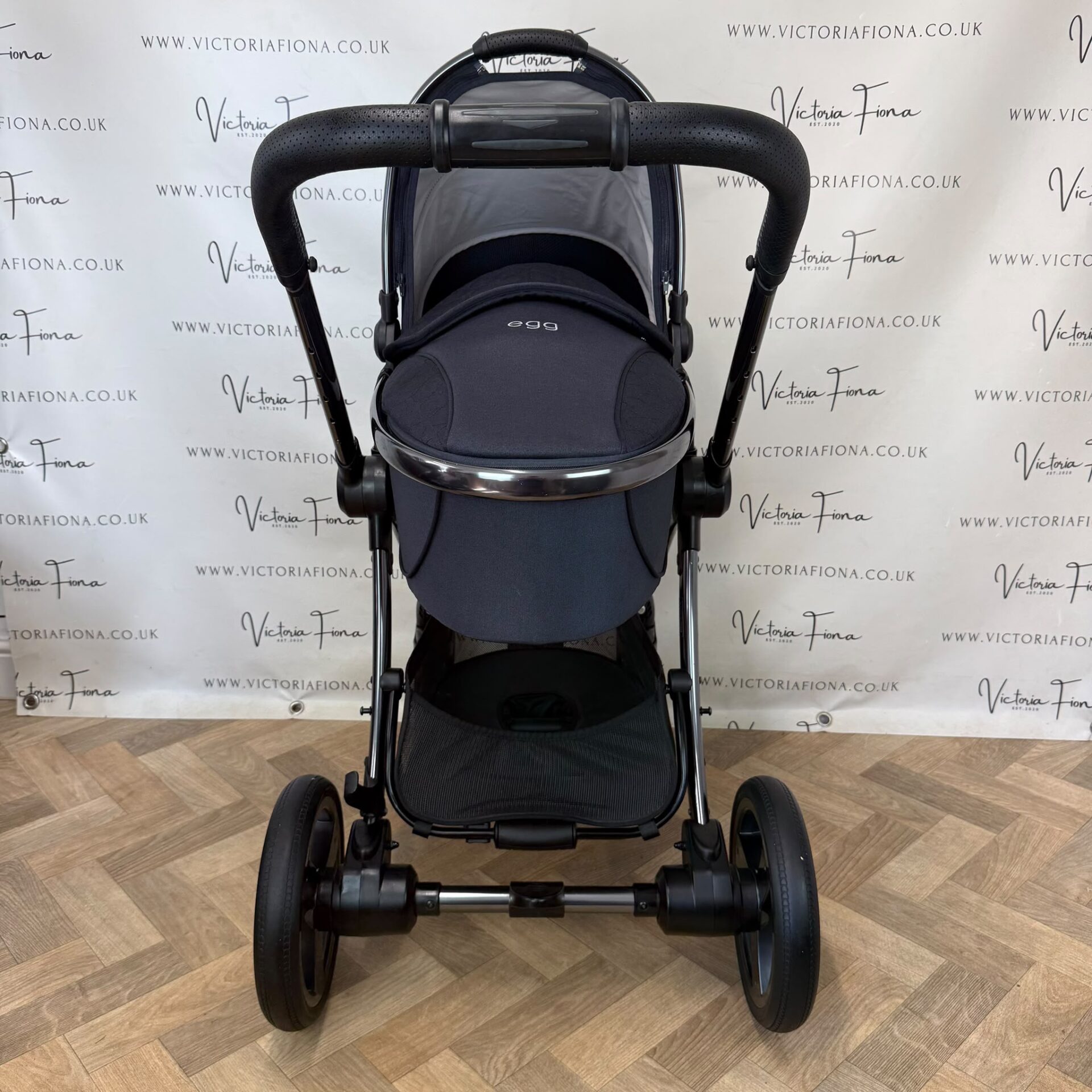 PRELOVED Egg2 Carrycot & Pushchair - Cobalt Blue π - Image 3