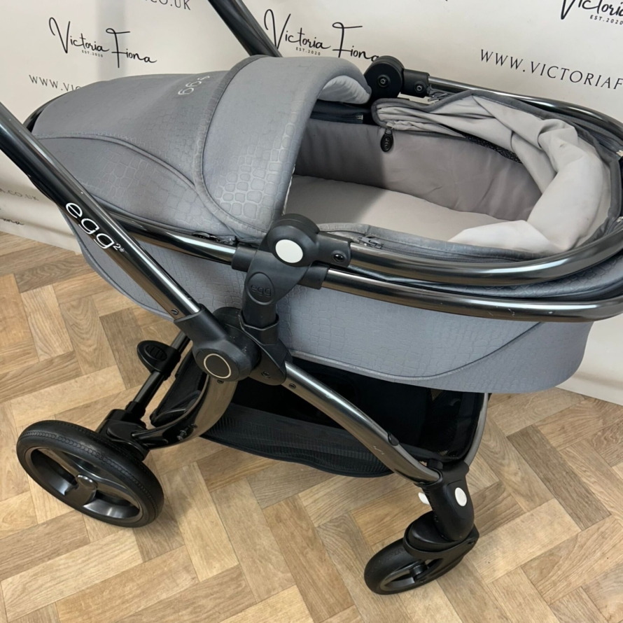 PRELOVED Egg2 Carrycot & Pushchair TRAVEL SYSTEM - Jurassic Grey - Image 3