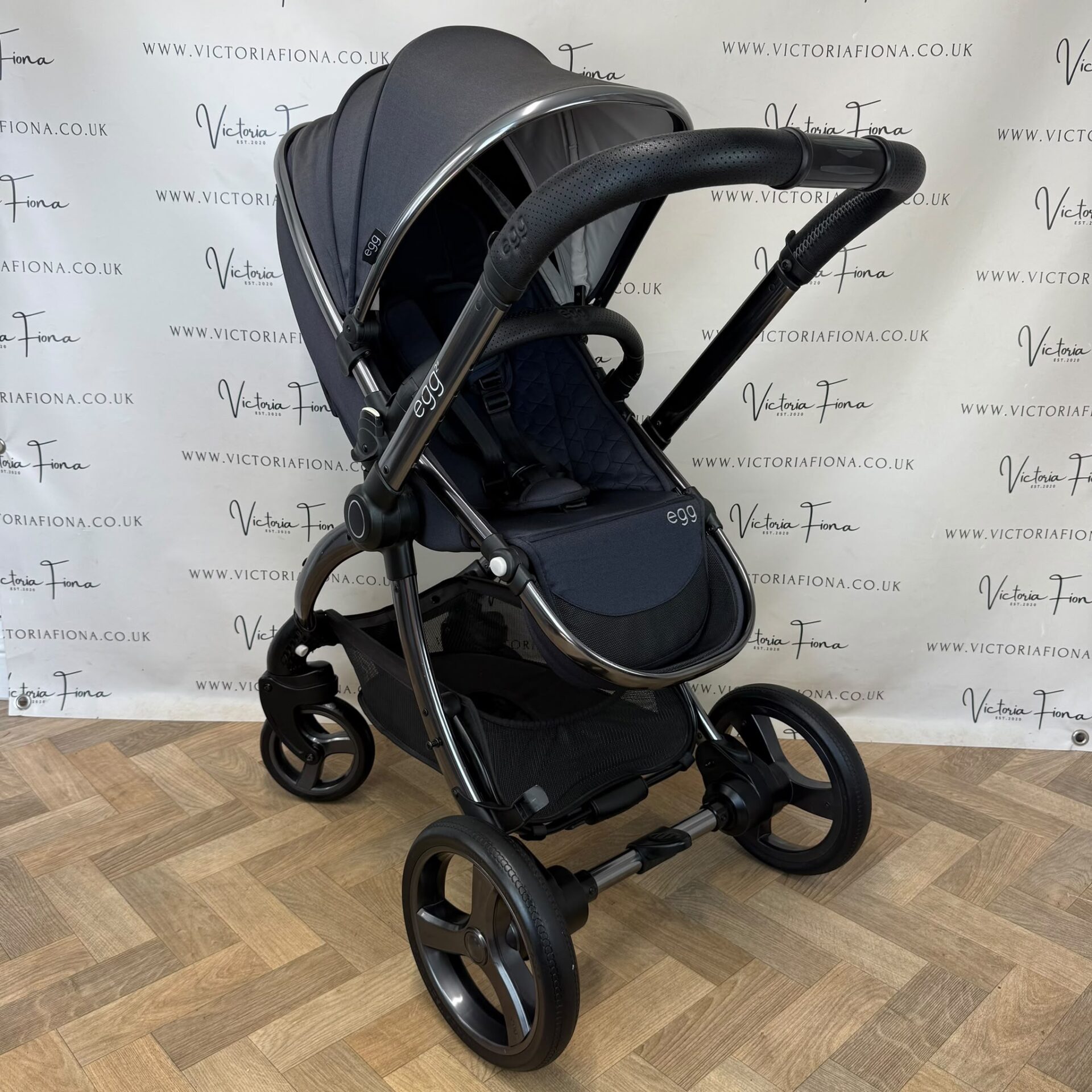 PRELOVED Egg2 Carrycot & Pushchair - Cobalt Blue π - Image 6