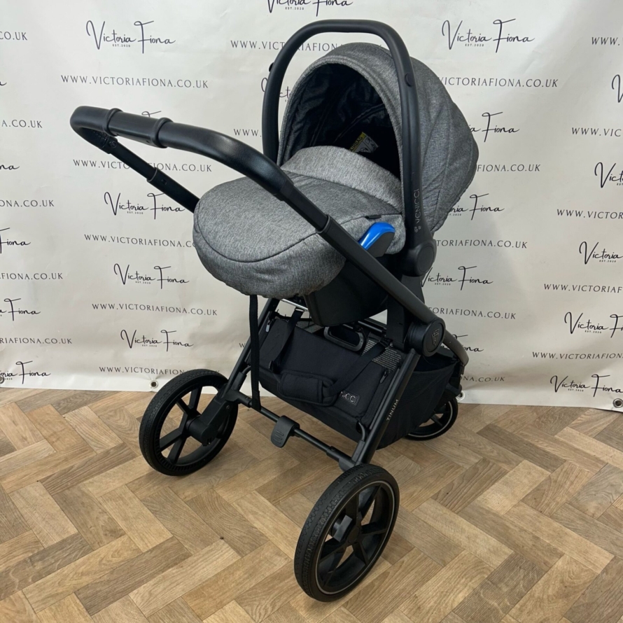 PRELOVED Venicci Tinum 2.0 3 in 1 Travel System - Magnetic Grey - Image 9